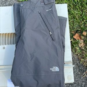Boys The North Face size large (14/16) insulated easy grow snow pants.